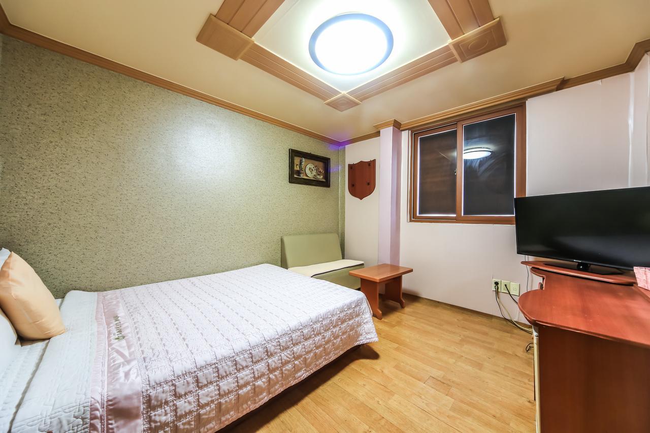 Nampo One Motel Busan Eksteriør billede